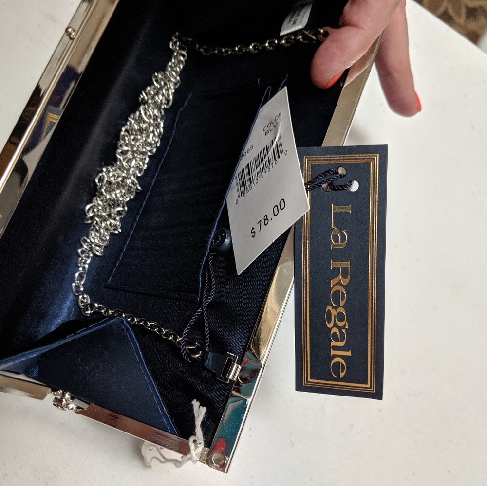 Le regale sm clutch w/lg blue beading both sides - Picture 5 of 5